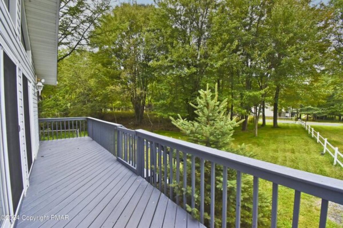 Picture of Home For Sale in Long Pond, Pennsylvania, United States