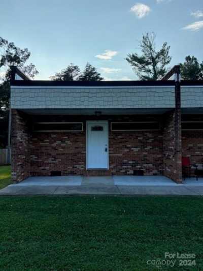 Apartment For Rent in Hudson, North Carolina