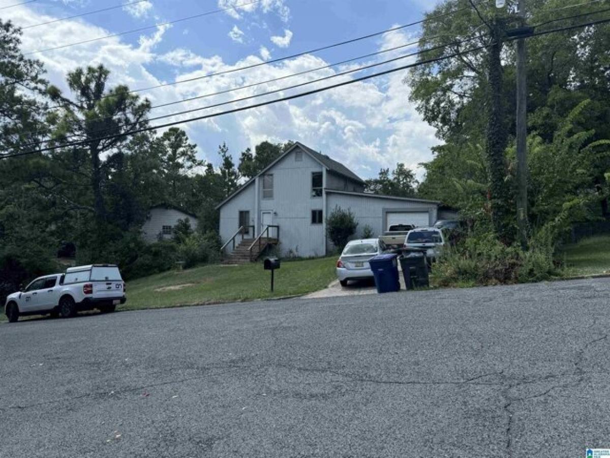 Picture of Home For Sale in Hoover, Alabama, United States