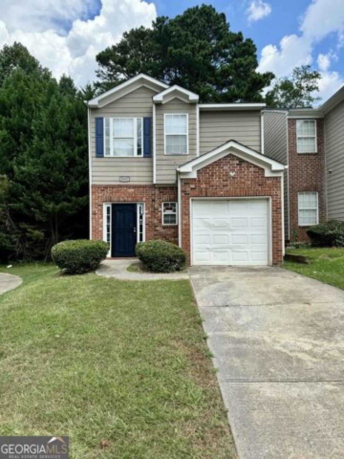 Picture of Home For Sale in College Park, Georgia, United States