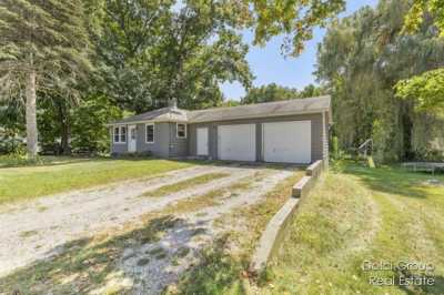 Home For Sale in Coopersville, Michigan