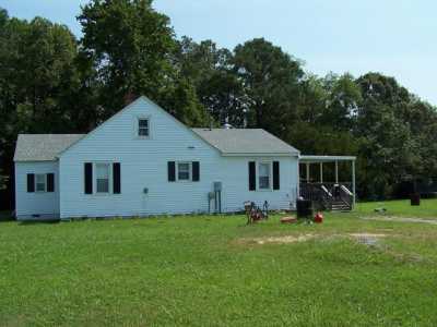 Home For Sale in Warsaw, Virginia