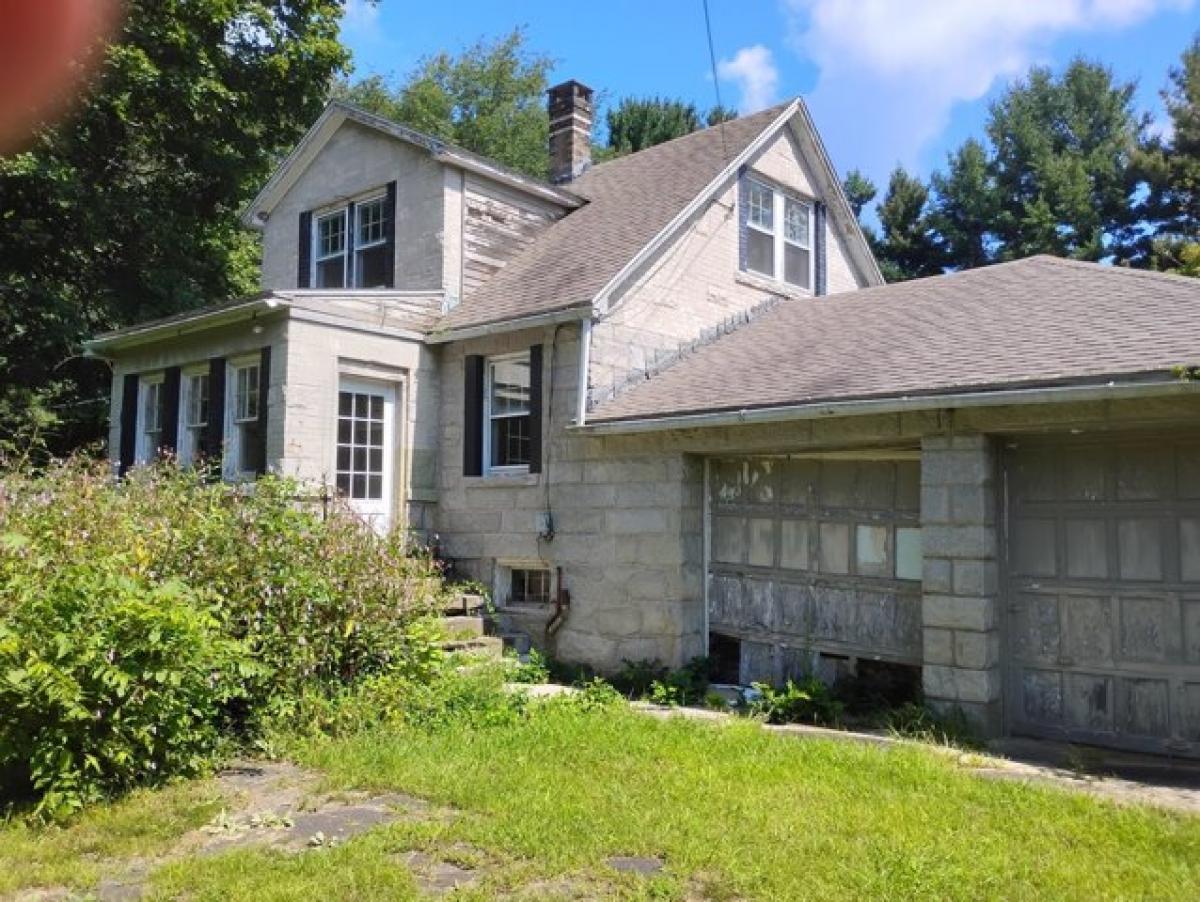 Picture of Home For Sale in Goshen, Connecticut, United States