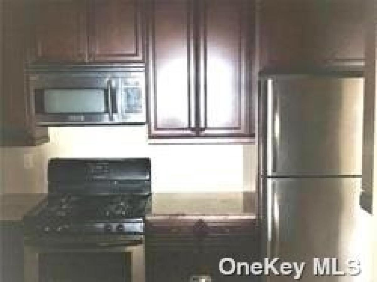 Picture of Apartment For Rent in Westbury, New York, United States