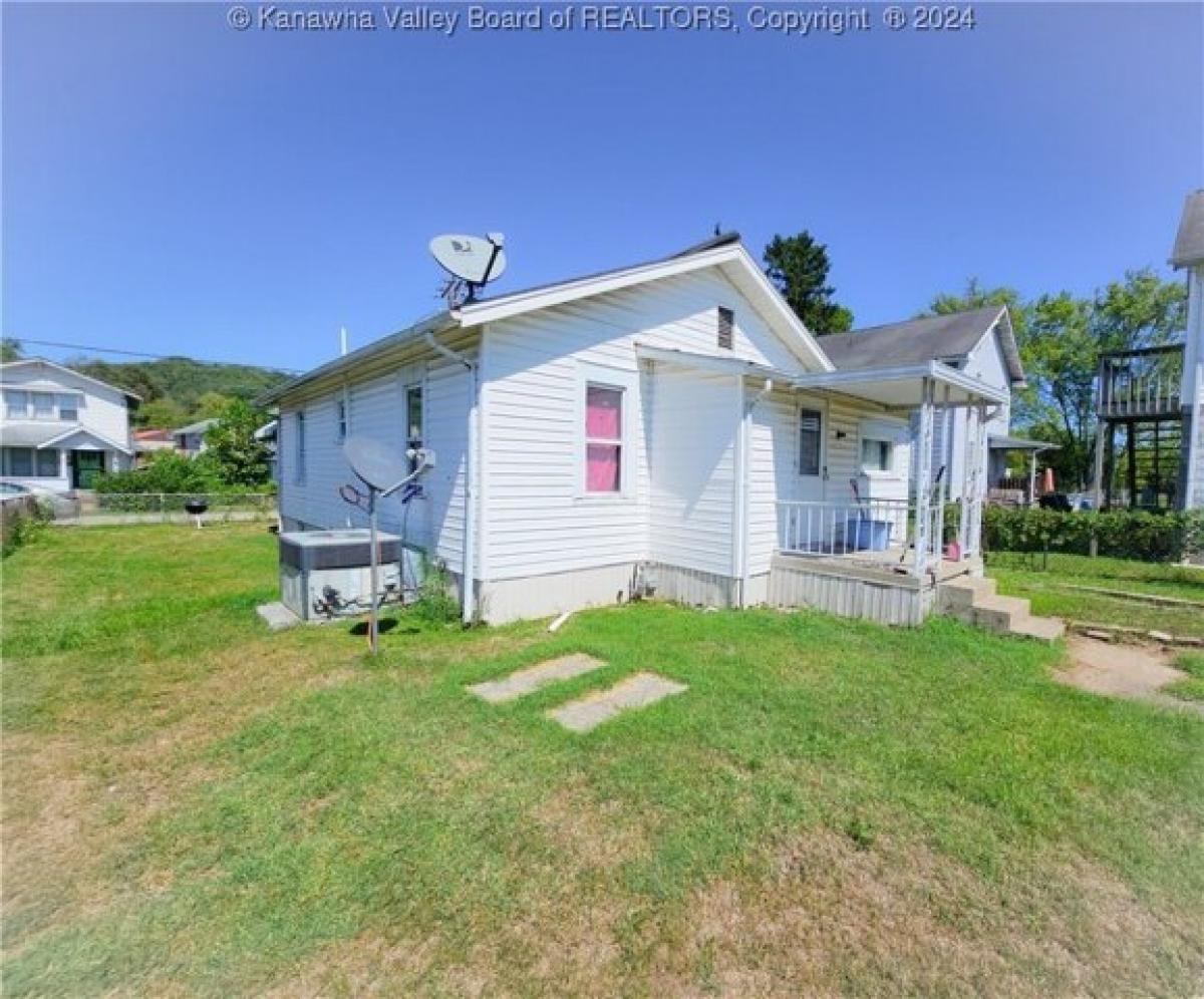 Picture of Home For Sale in Charleston, West Virginia, United States