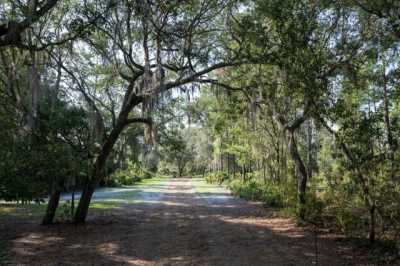 Home For Sale in Crescent City, Florida