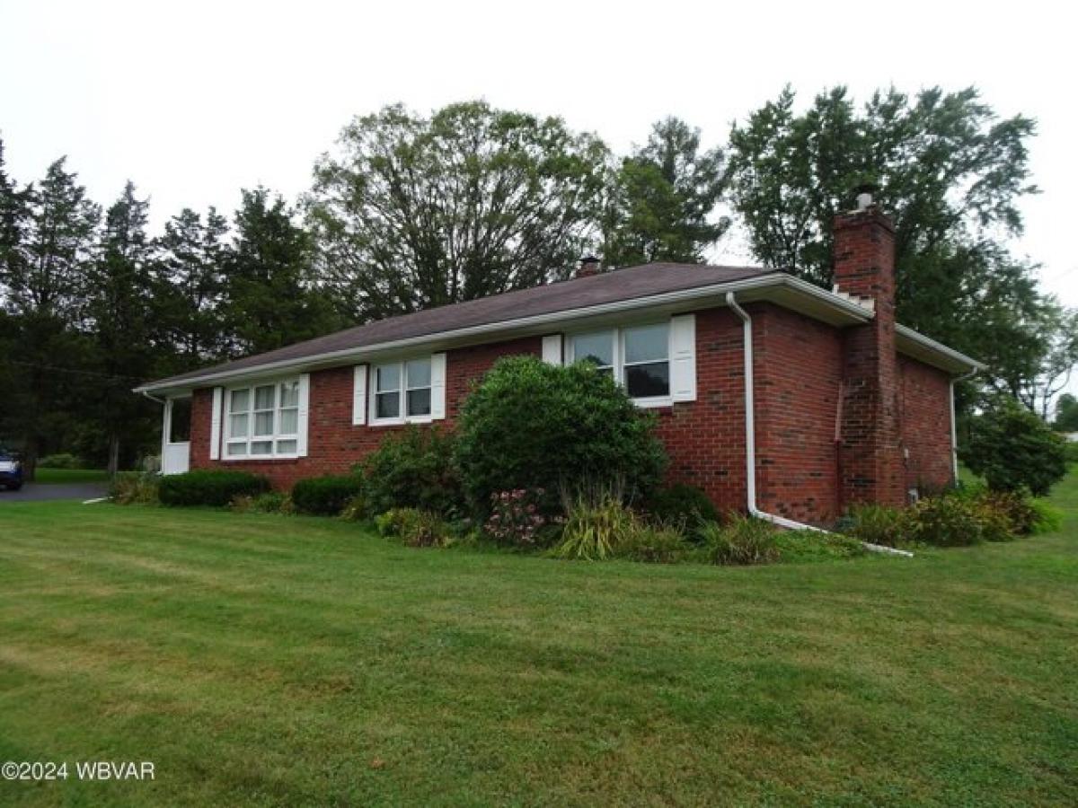 Picture of Home For Sale in Montoursville, Pennsylvania, United States