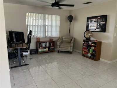 Home For Sale in Holiday, Florida