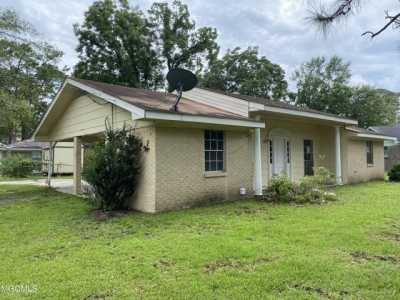 Home For Rent in Moss Point, Mississippi