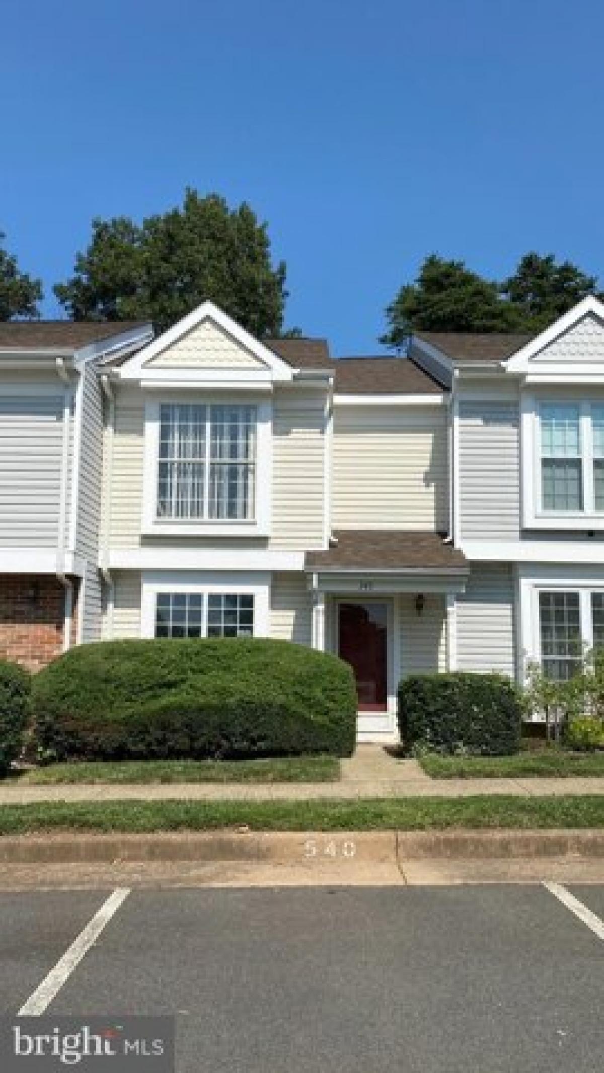 Picture of Home For Sale in Sterling, Virginia, United States