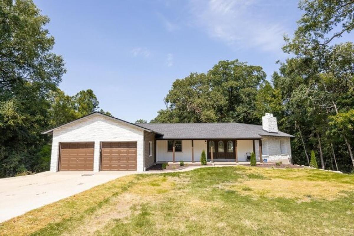 Picture of Home For Sale in Belleville, Illinois, United States