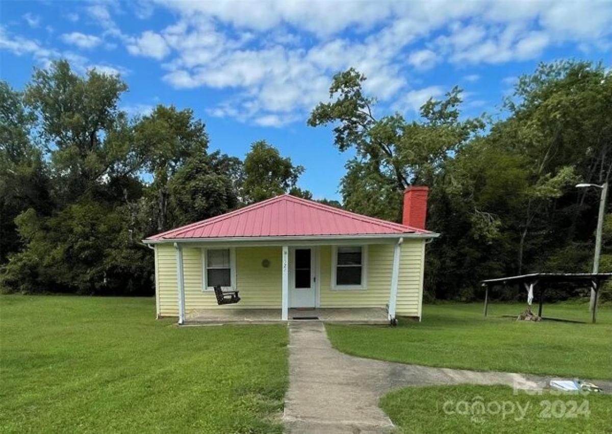 Picture of Home For Sale in Lenoir, North Carolina, United States