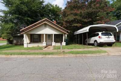 Home For Sale in Newton, North Carolina