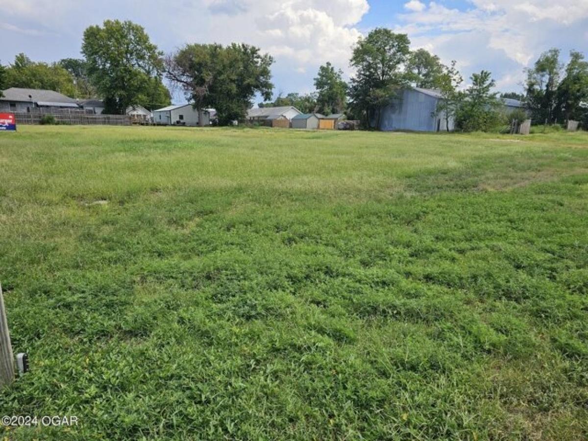 Picture of Residential Land For Sale in Baxter Springs, Kansas, United States