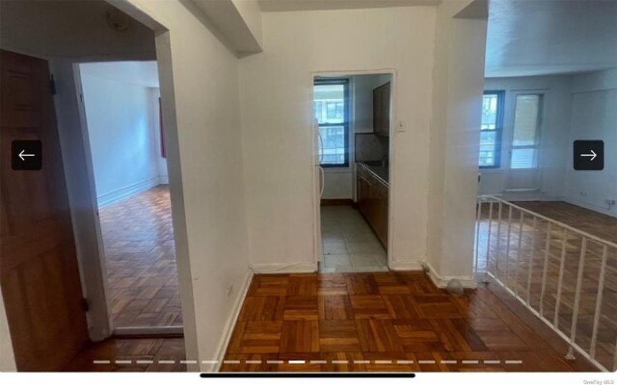 Picture of Home For Sale in Rego Park, New York, United States