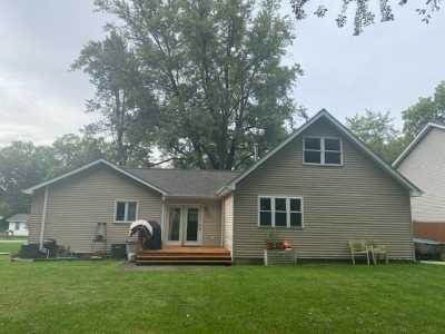 Home For Sale in Antioch, Illinois