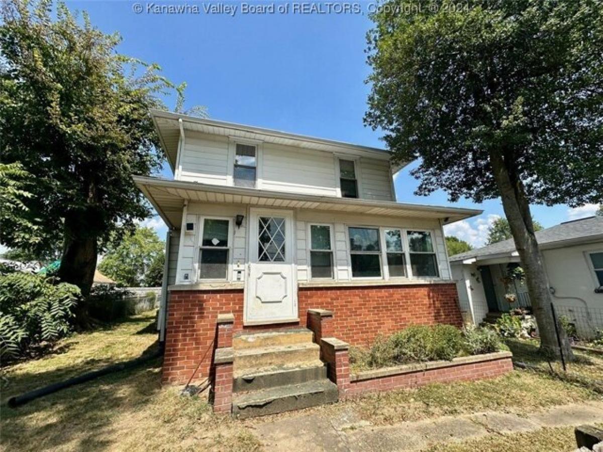 Picture of Home For Sale in Saint Albans, West Virginia, United States