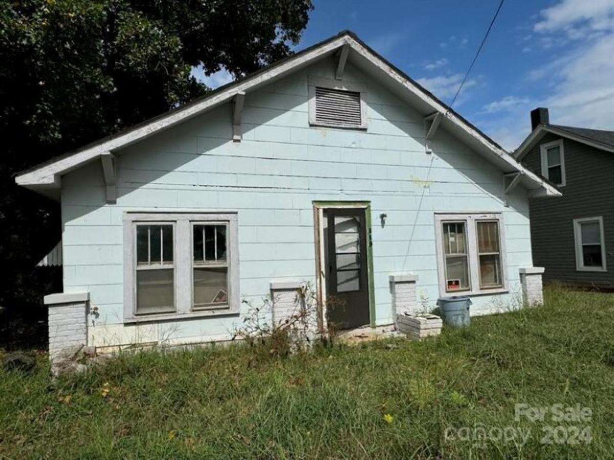 Picture of Home For Sale in Salisbury, North Carolina, United States