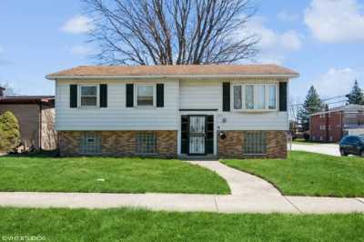 Home For Sale in Calumet City, Illinois