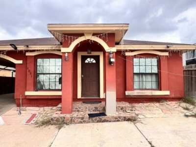 Home For Sale in Laredo, Texas