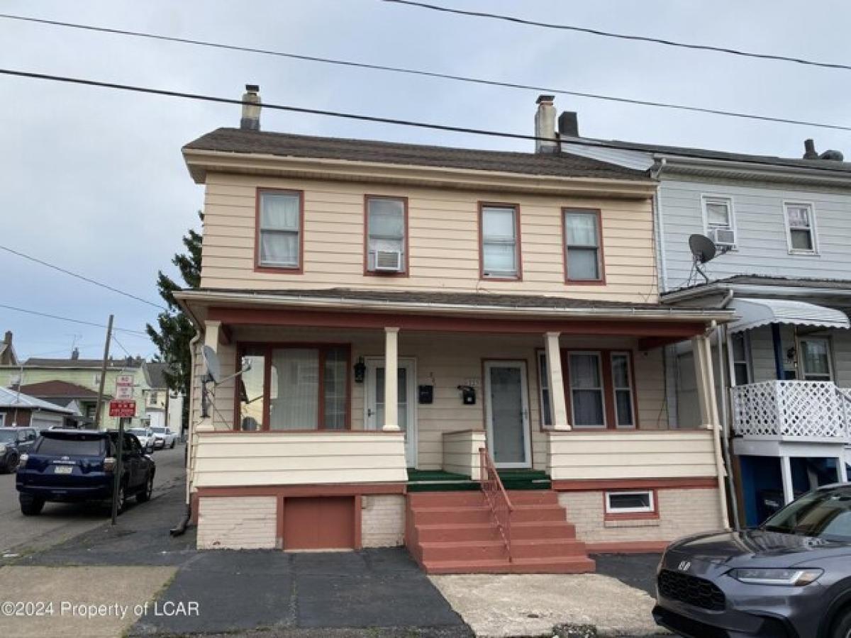 Picture of Home For Sale in Hazleton, Pennsylvania, United States