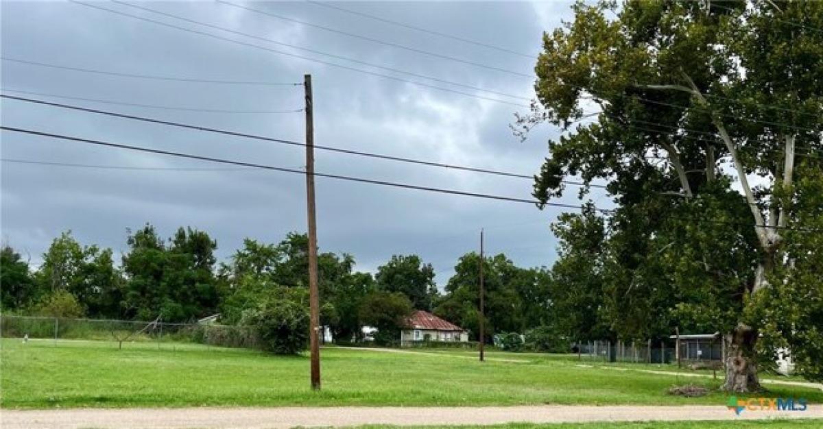 Picture of Residential Land For Sale in Cameron, Texas, United States