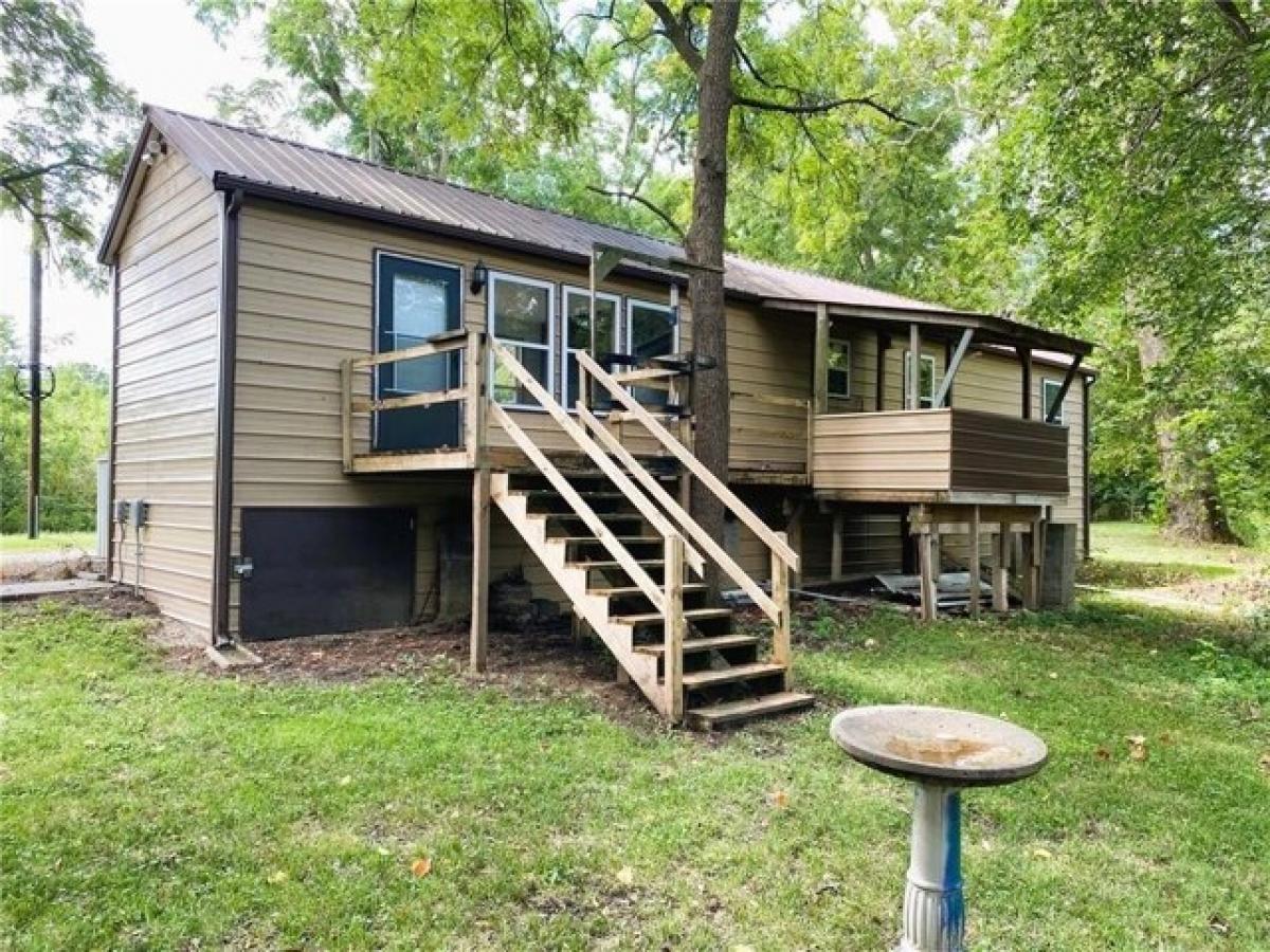 Picture of Home For Sale in Rich Hill, Missouri, United States