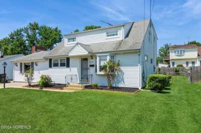 Home For Sale in Hazlet, New Jersey