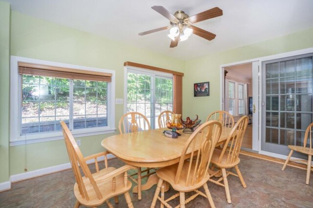 Picture of Home For Sale in Barkhamsted, Connecticut, United States