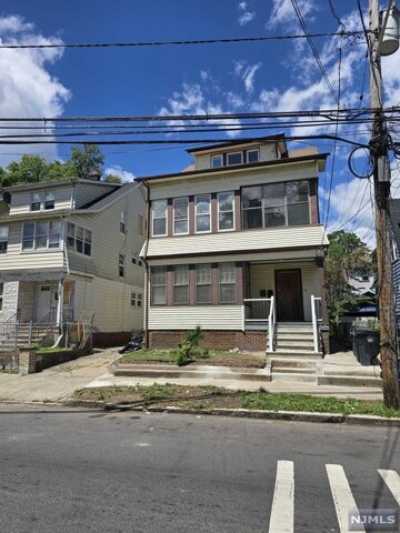 Home For Sale in Newark, New Jersey