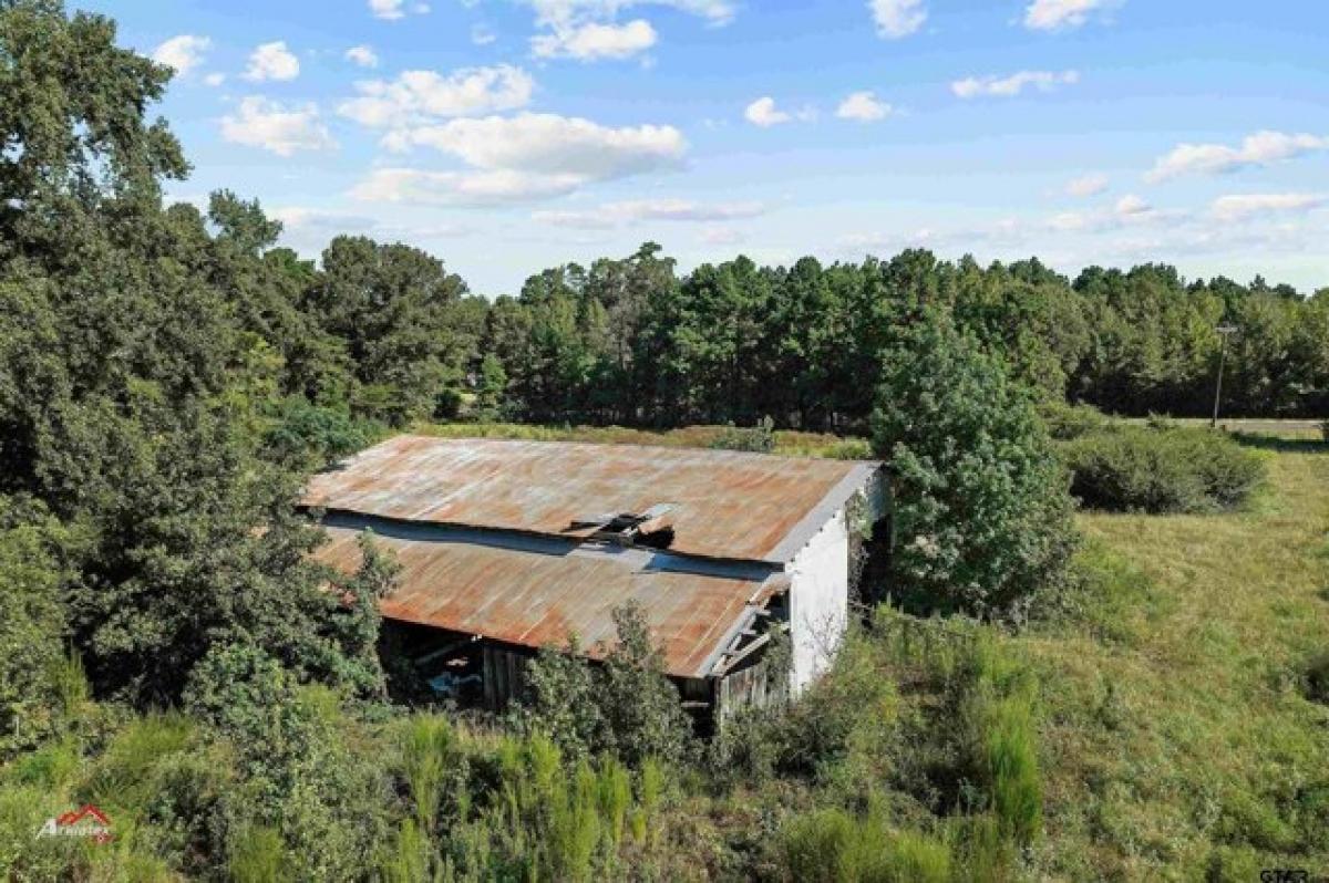 Picture of Home For Sale in Marshall, Texas, United States