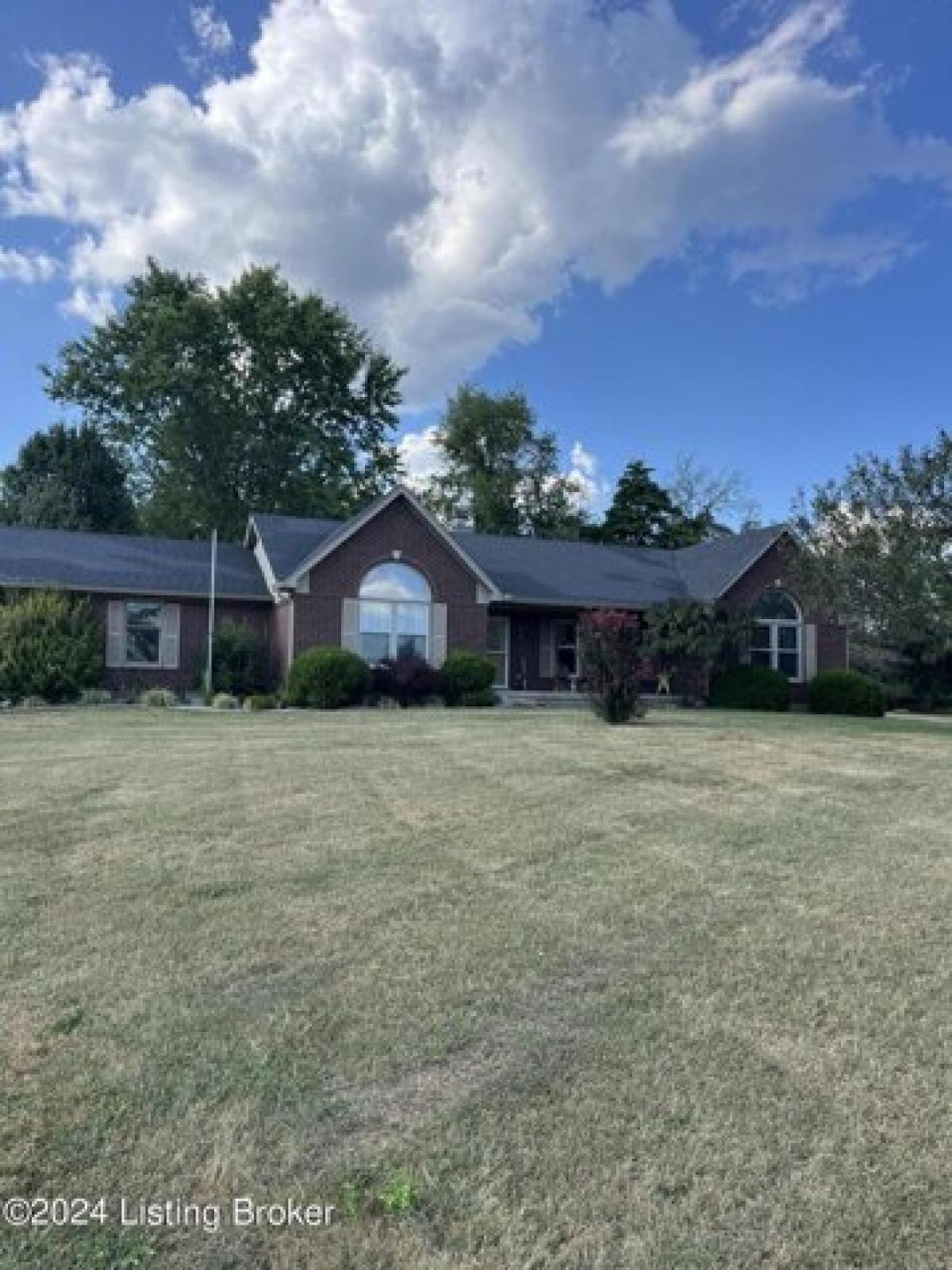 Picture of Home For Sale in Shelbyville, Kentucky, United States