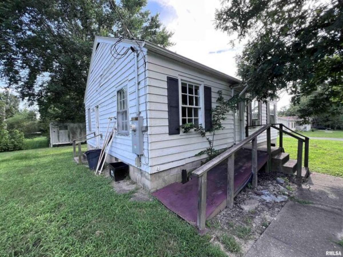 Picture of Home For Sale in Carbondale, Illinois, United States