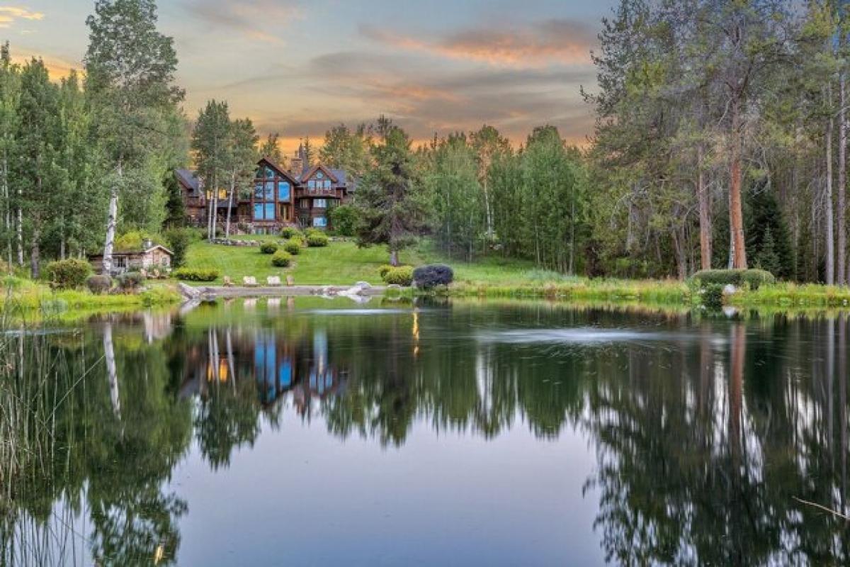 Picture of Home For Sale in Wilson, Wyoming, United States