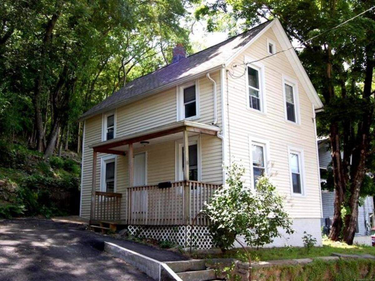 Picture of Home For Sale in Norwich, Connecticut, United States