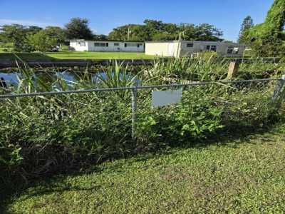 Home For Sale in Okeechobee, Florida