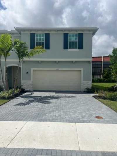 Home For Rent in Lake Worth, Florida