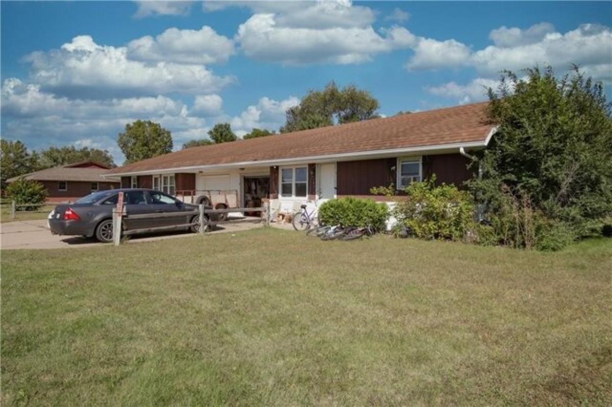 Picture of Home For Sale in Chippewa Falls, Wisconsin, United States