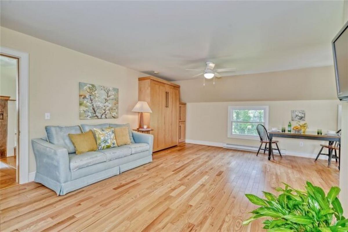 Picture of Home For Sale in Fairport, New York, United States