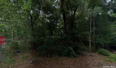 Residential Land For Sale in Shirley, New York