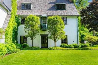 Home For Sale in Winnetka, Illinois