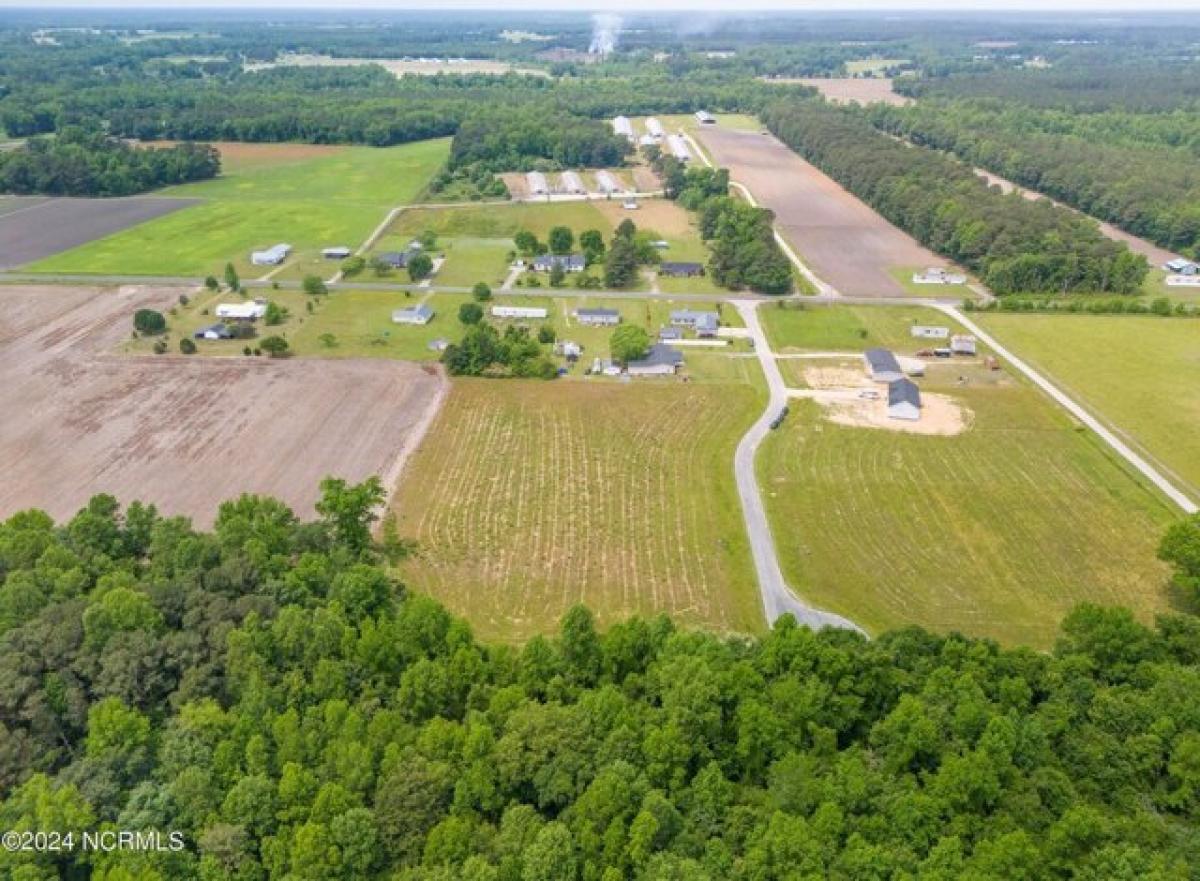 Picture of Residential Land For Sale in Beulaville, North Carolina, United States