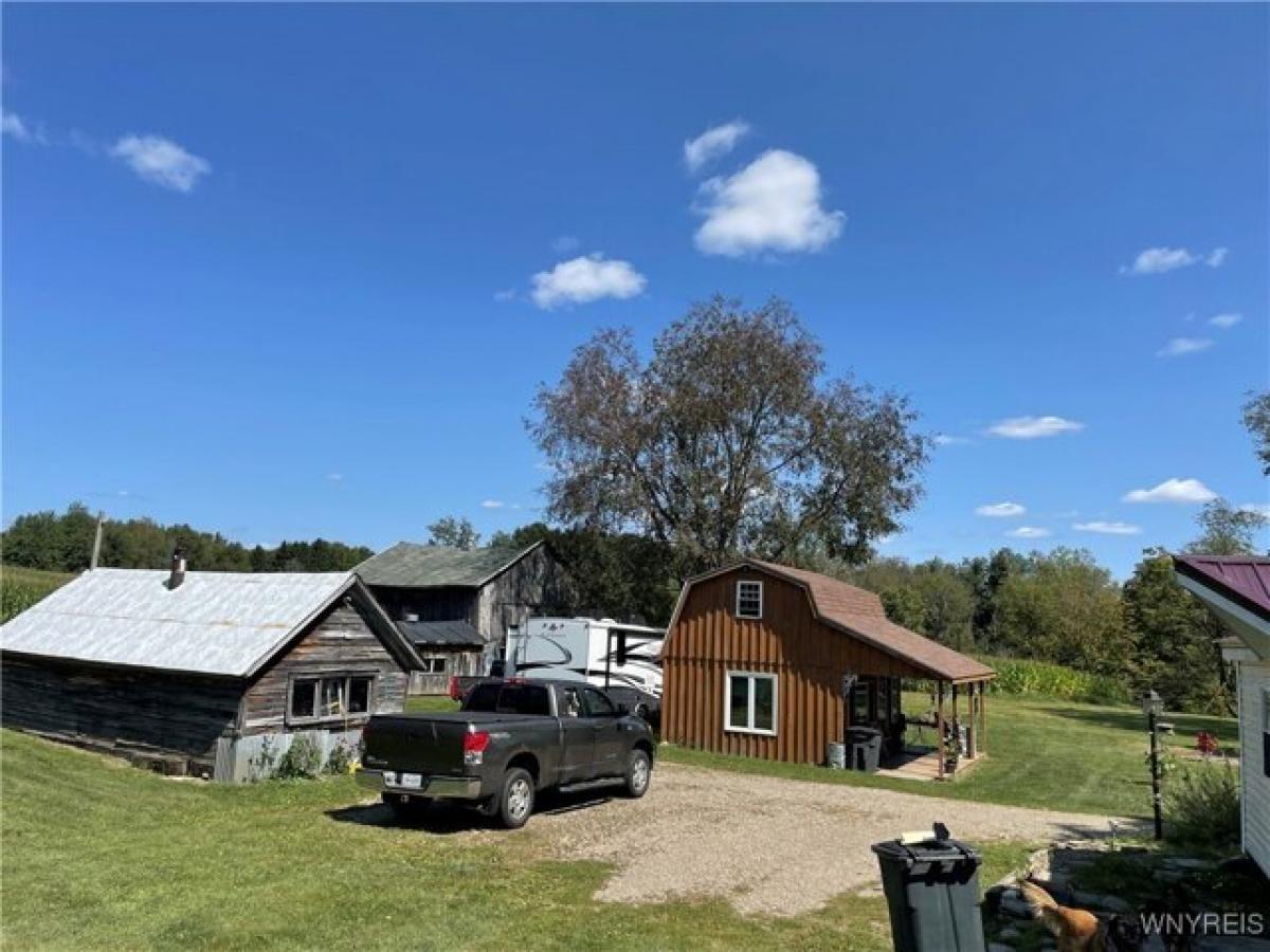 Picture of Home For Sale in East Concord, New York, United States