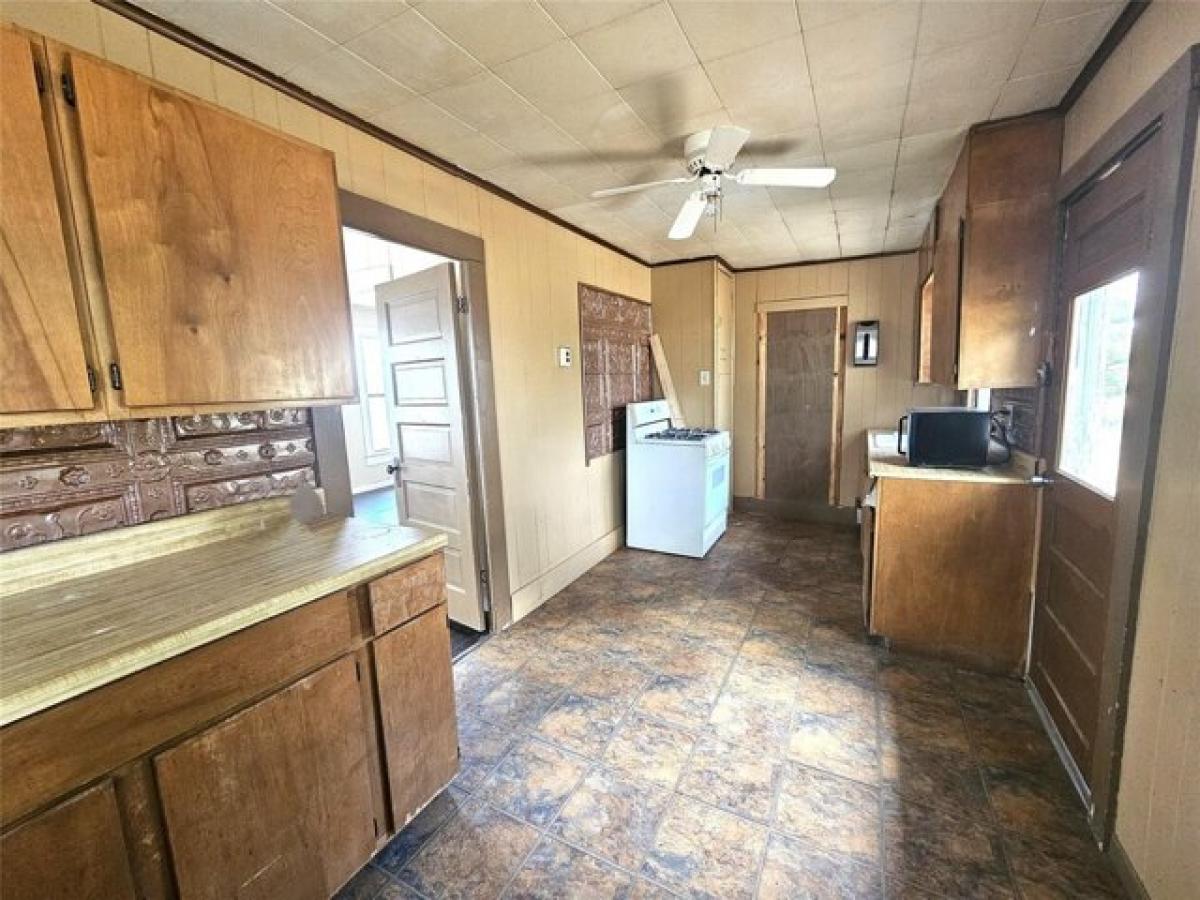 Picture of Home For Sale in Bangs, Texas, United States