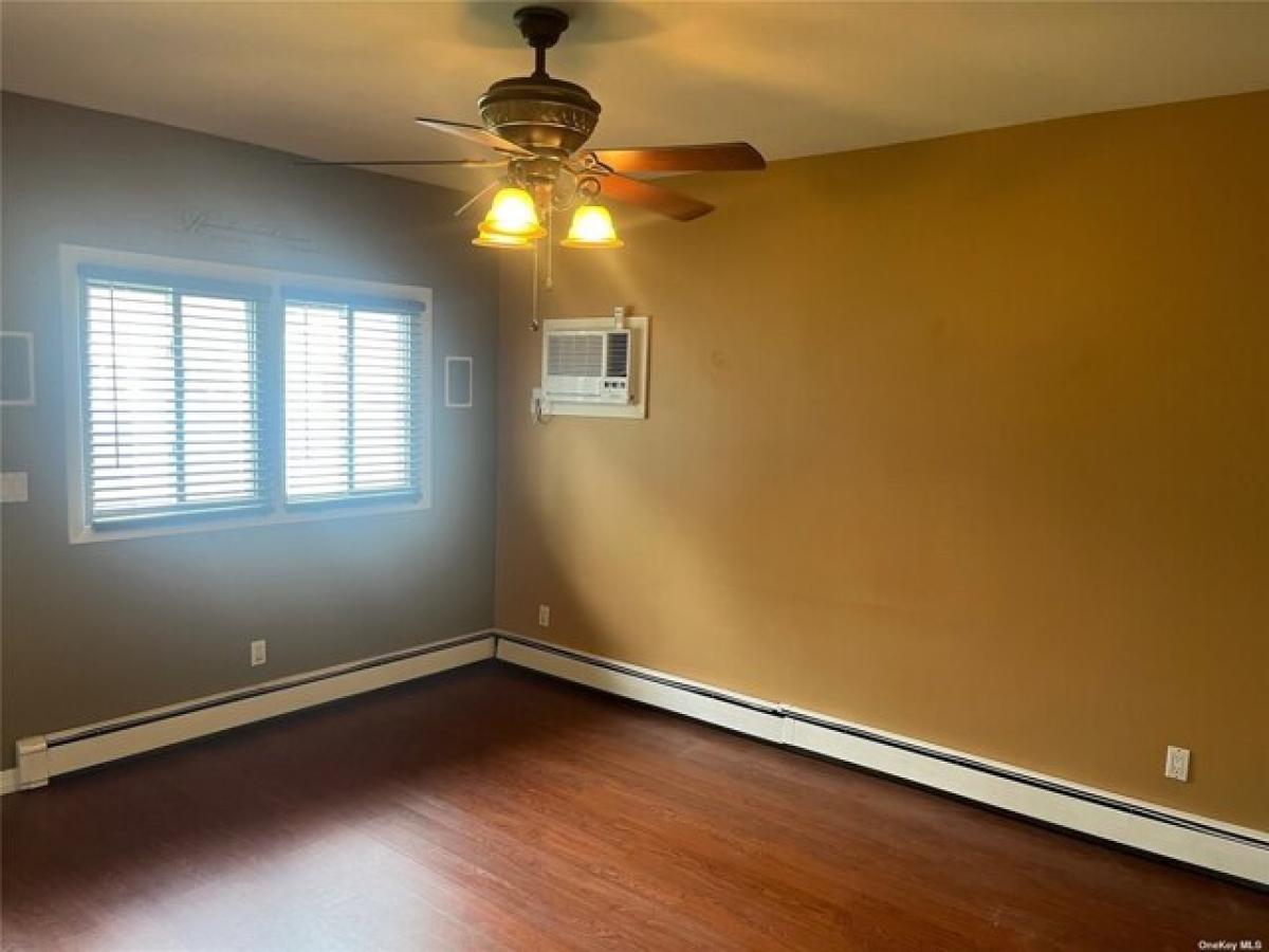 Picture of Home For Rent in Massapequa, New York, United States