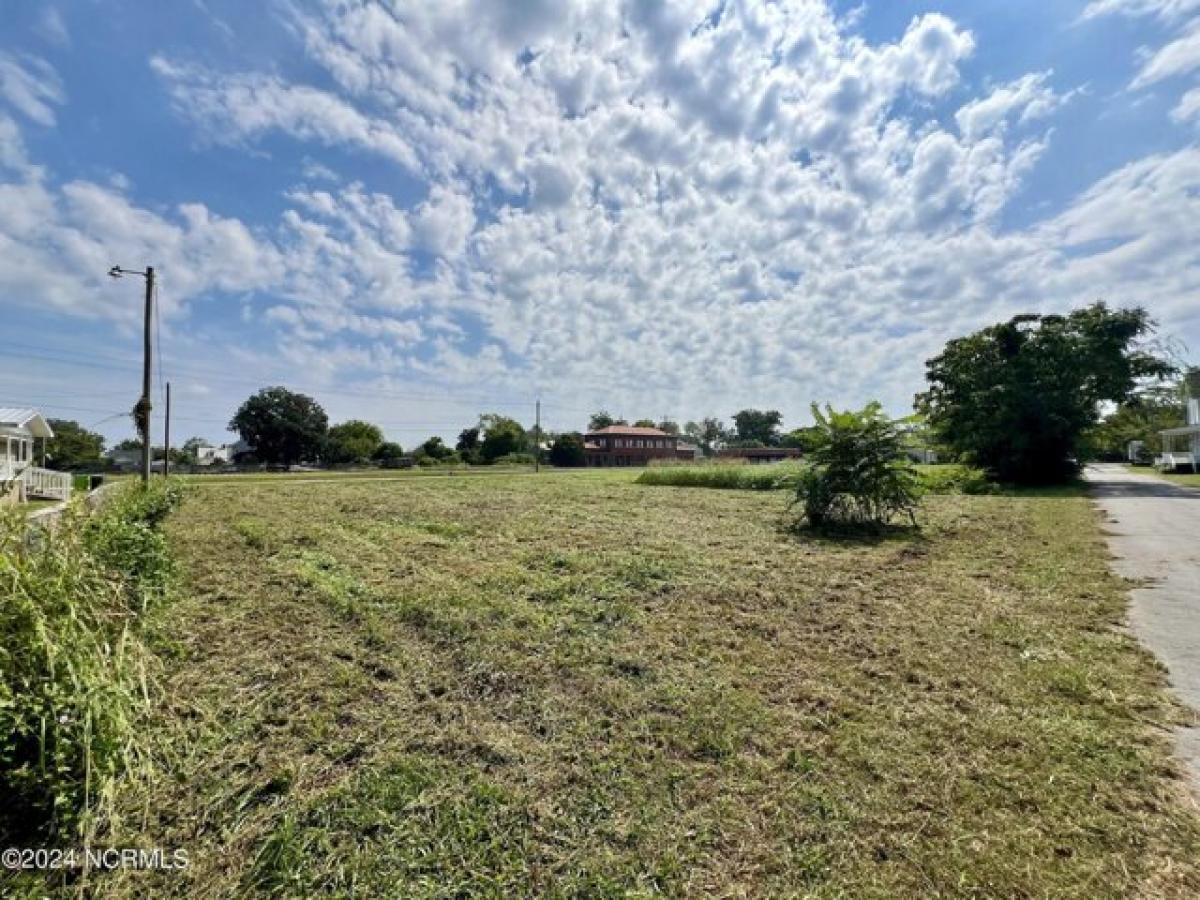 Picture of Residential Land For Sale in New Bern, North Carolina, United States