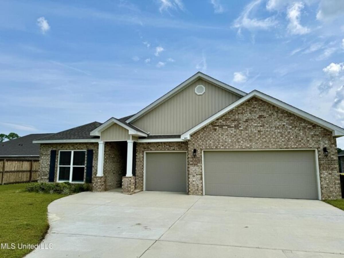 Picture of Home For Sale in Ocean Springs, Mississippi, United States