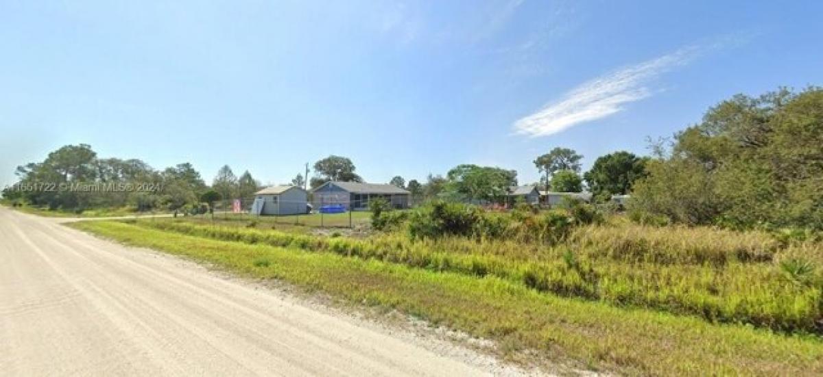 Picture of Residential Land For Sale in Avon Park, Florida, United States