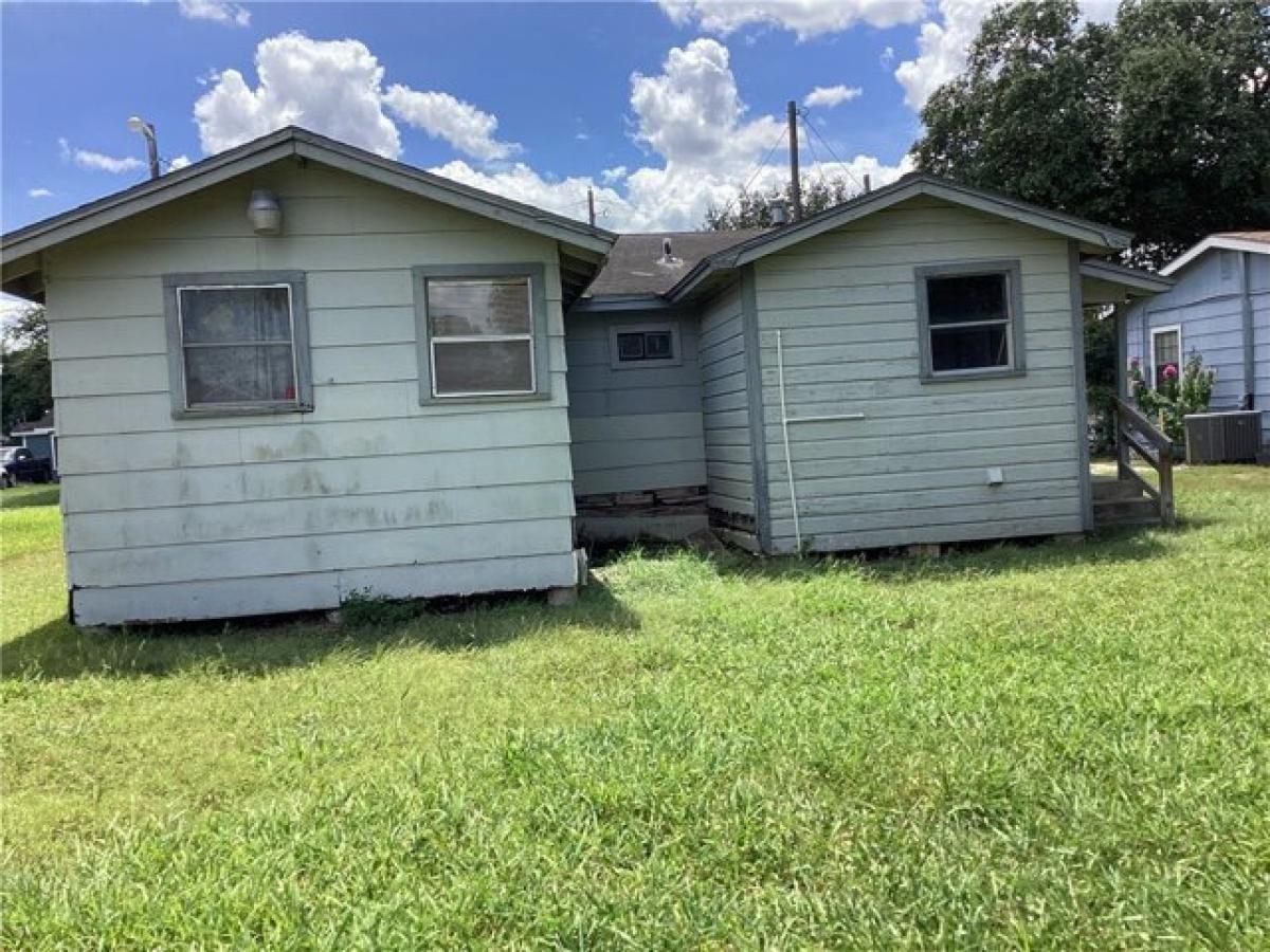 Picture of Home For Sale in Alice, Texas, United States