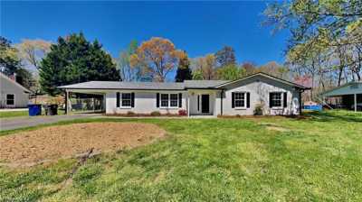 Home For Sale in Pfafftown, North Carolina